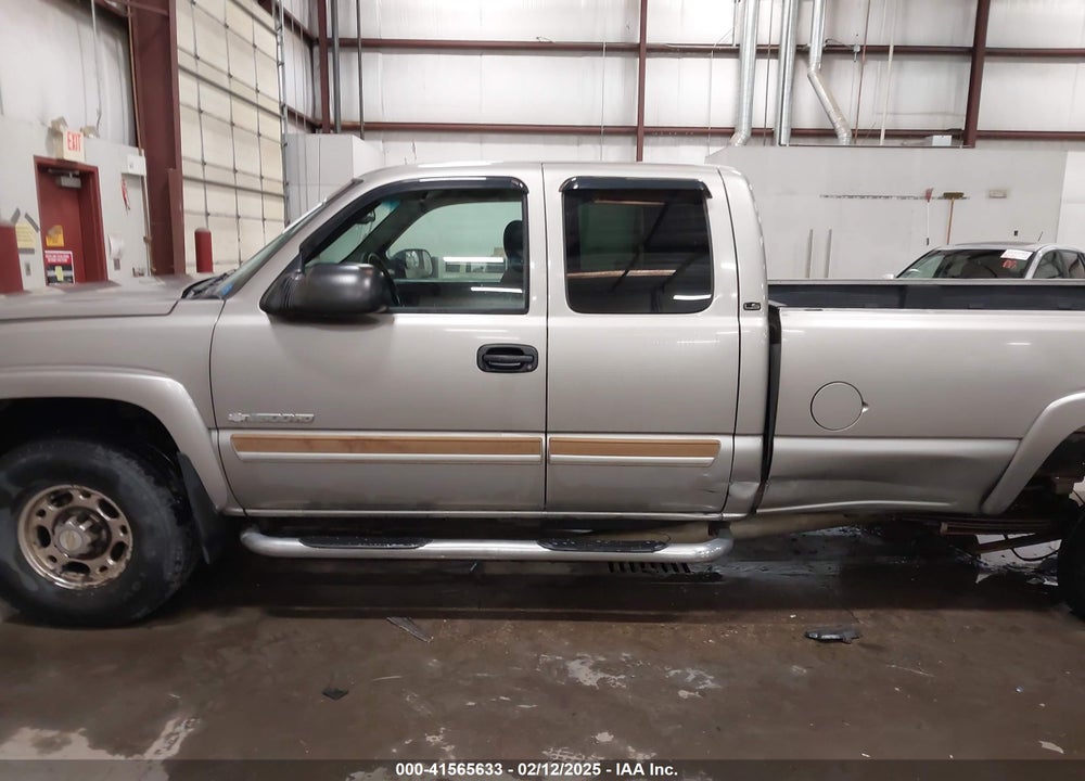 2003 CHEVROLET SILVERADO 2500HD LS VIN: 1GCHK29U73E325301