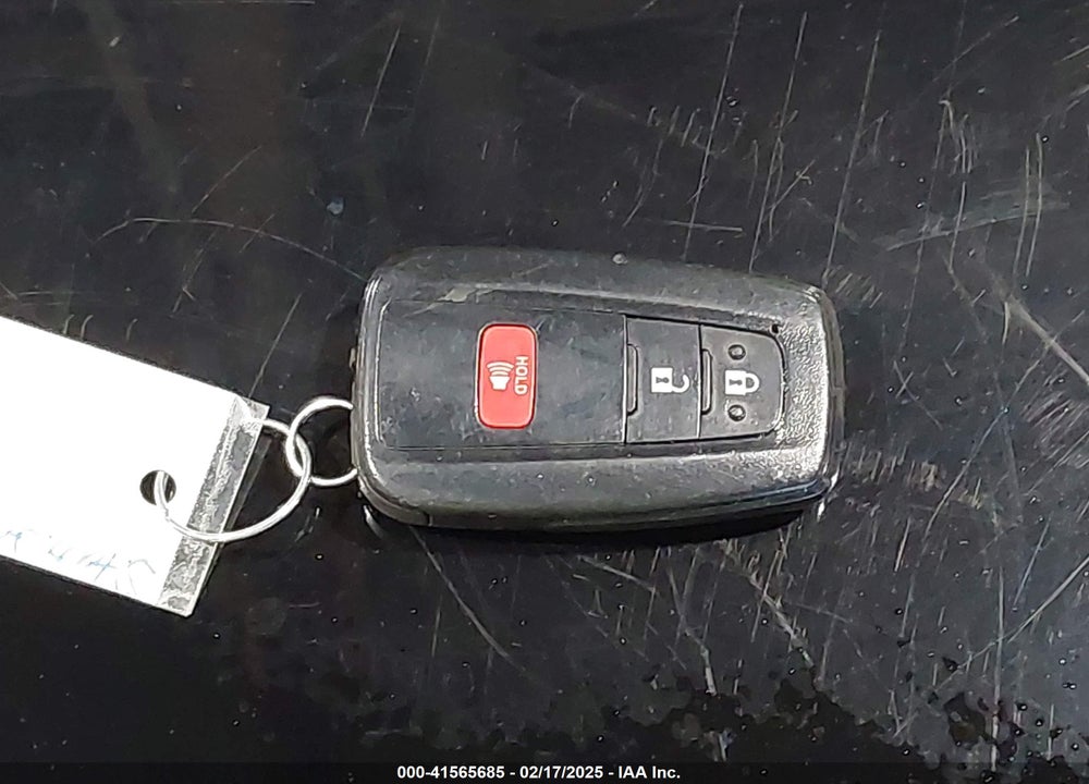2019 TOYOTA RAV4 VIN: 2T3P1RFV8KW070475