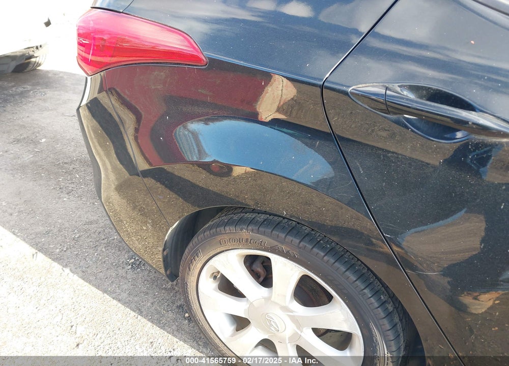 2011 HYUNDAI ELANTRA LIMITED VIN: 5NPDH4AE5BH076198