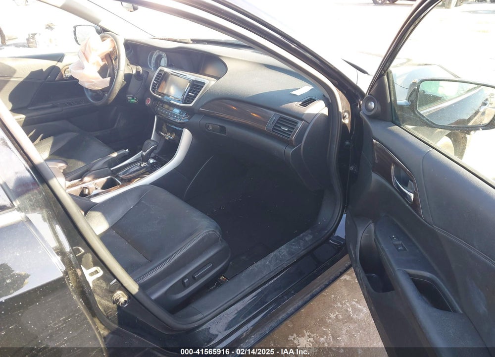 2017 HONDA ACCORD VIN: 1HGCR3F02HA026134