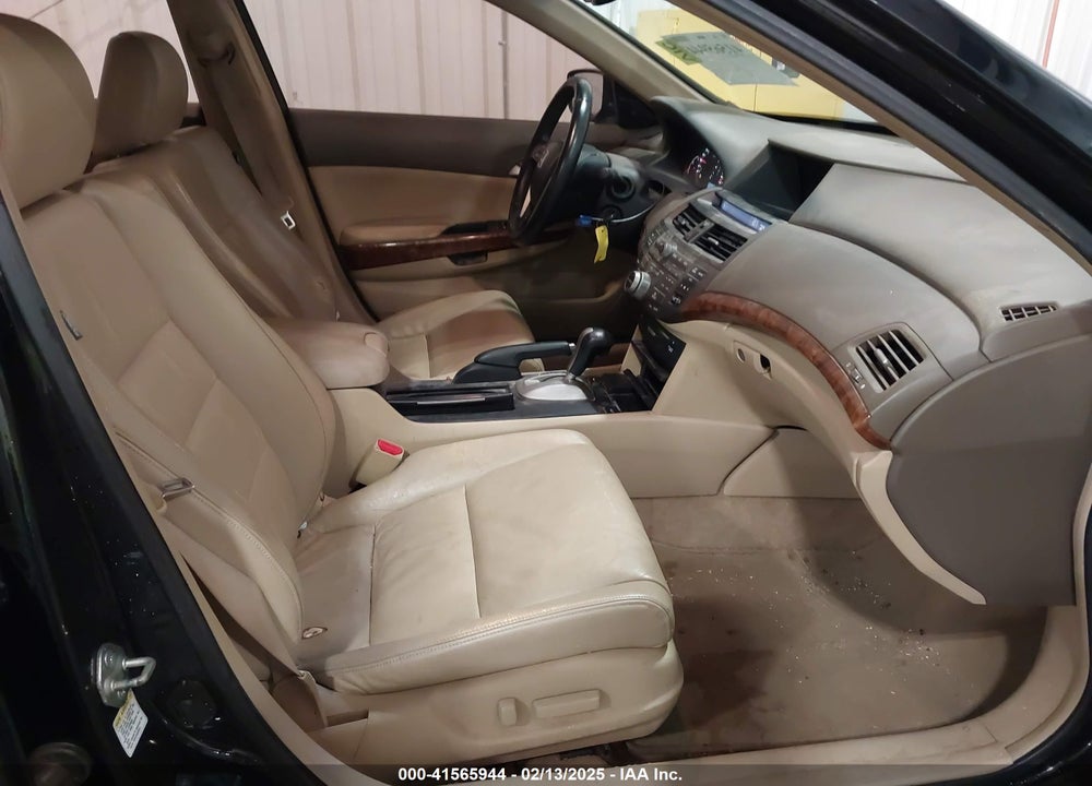 2008 HONDA ACCORD VIN: 1HGCP36828A046153