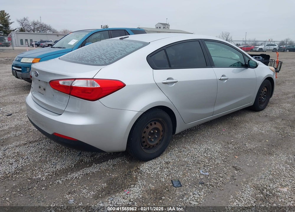 2015 KIA FORTE VIN: KNAFK4A65F5290551