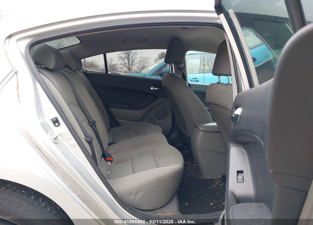 2015 KIA FORTE VIN: KNAFK4A65F5290551
