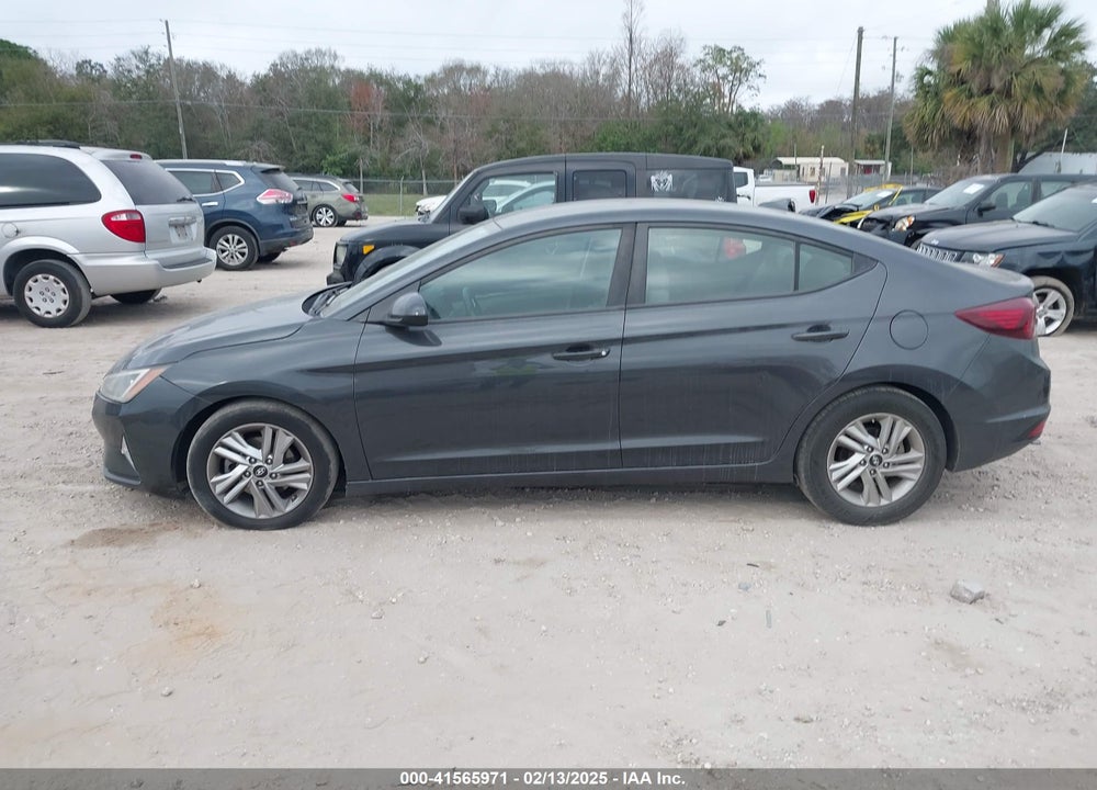 2020 HYUNDAI ELANTRA VIN: 5NPD84LF6LH555883