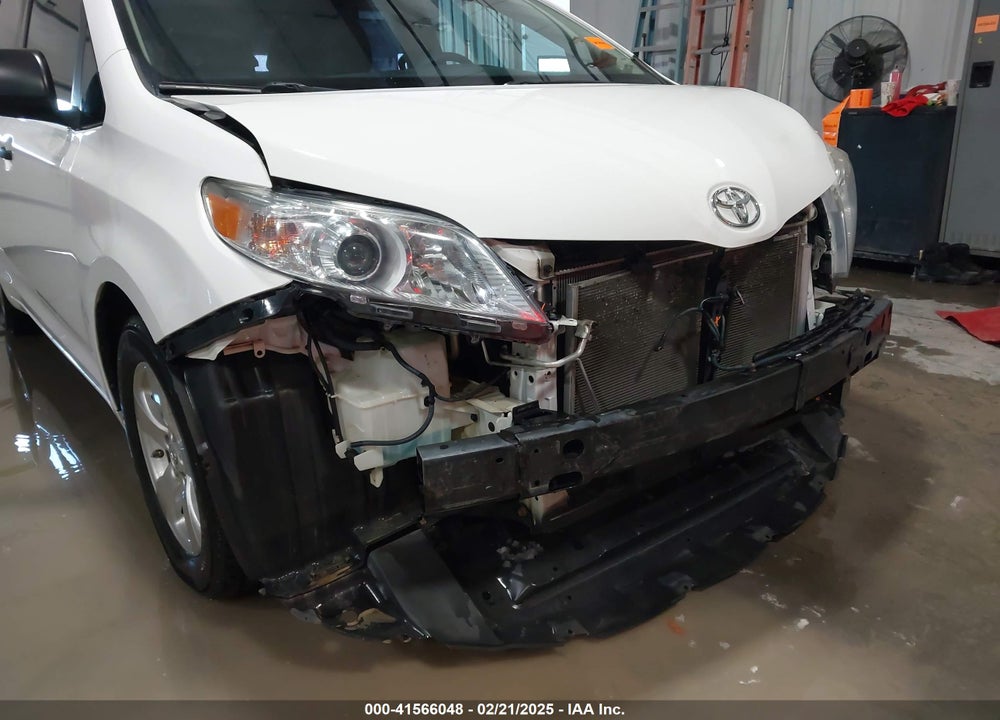 2015 TOYOTA SIENNA VIN: 5TDZK3DC3FS617518
