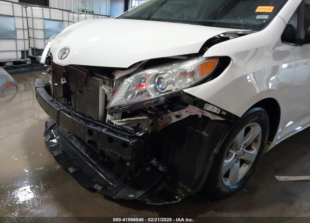2015 TOYOTA SIENNA VIN: 5TDZK3DC3FS617518