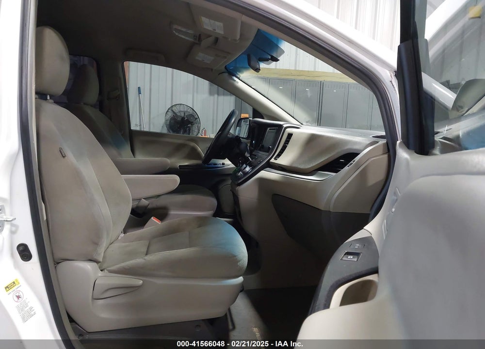 2015 TOYOTA SIENNA VIN: 5TDZK3DC3FS617518