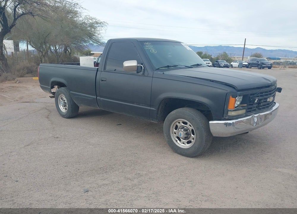 1989 CHEVROLET GMT-400 C2500 VIN: 1GCGC24K0KE137359