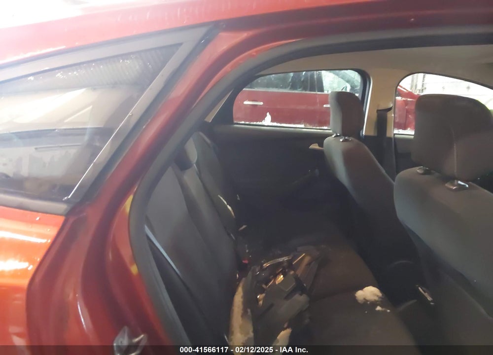 2018 FORD FOCUS SE VIN: 1FADP3K28JL300713