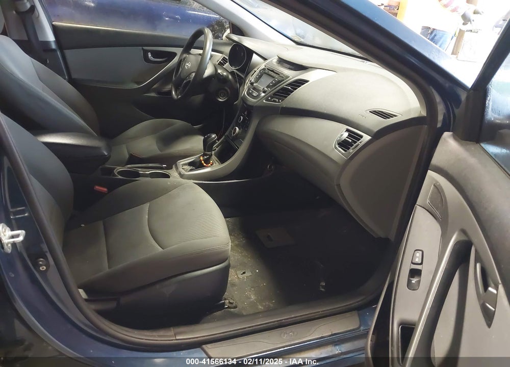 2016 HYUNDAI ELANTRA VIN: KMHDH4AE3GU570228