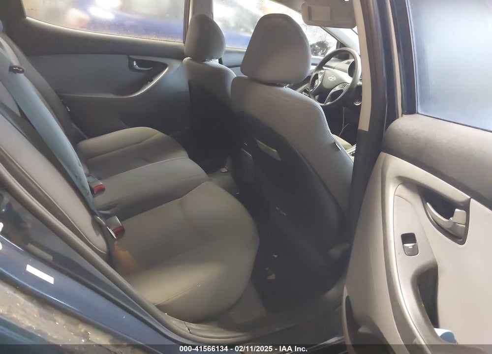 2016 HYUNDAI ELANTRA VIN: KMHDH4AE3GU570228