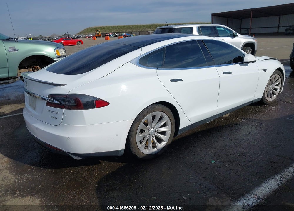 2015 TESLA MODEL S VIN: 5YJSA1S20FF092750