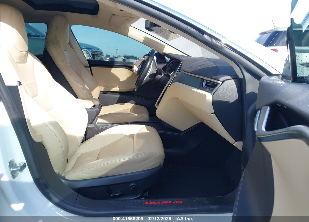 2015 TESLA MODEL S VIN: 5YJSA1S20FF092750