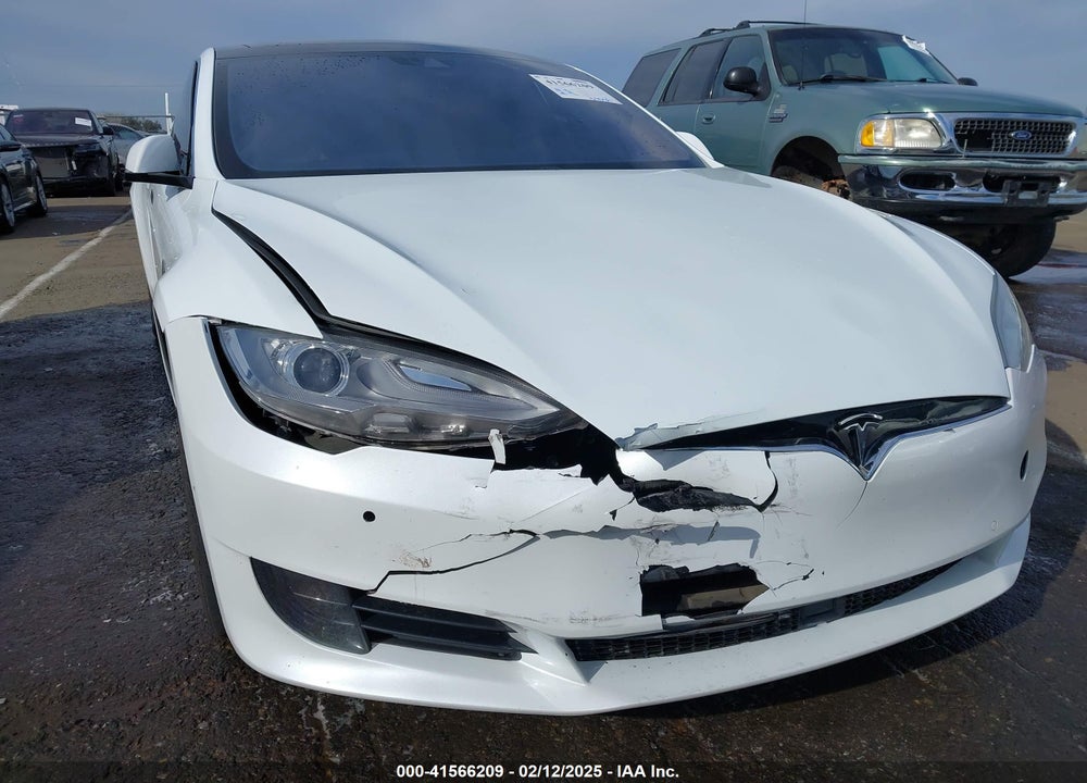 2015 TESLA MODEL S VIN: 5YJSA1S20FF092750