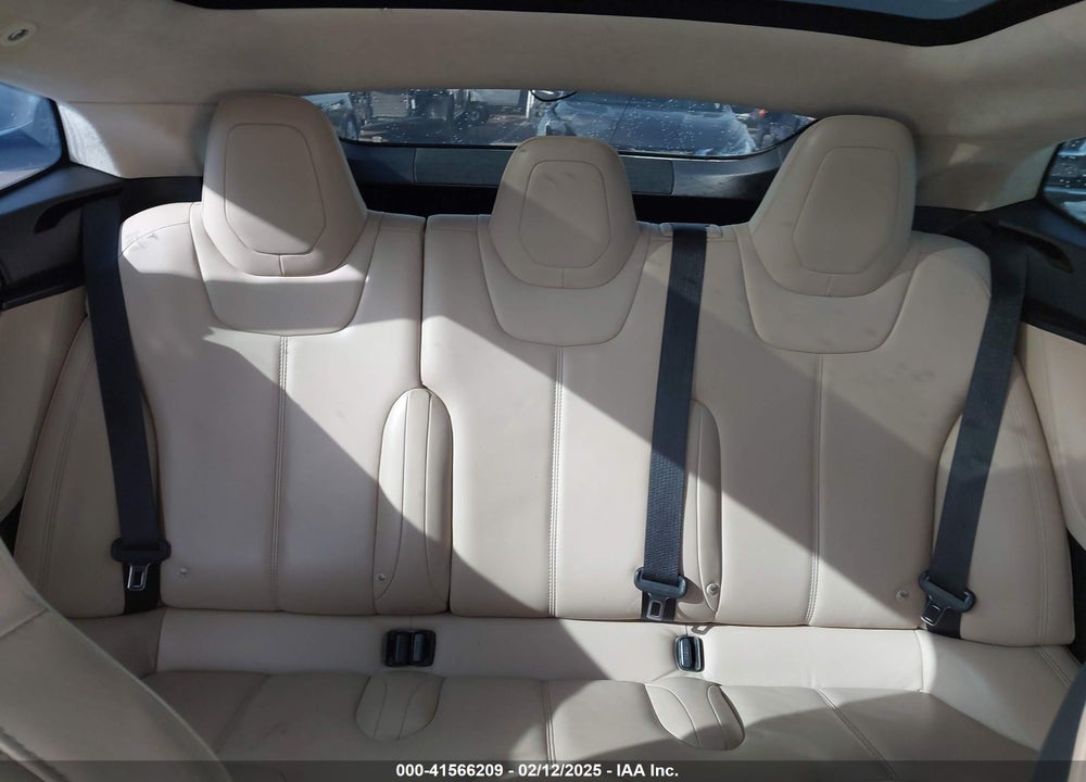 2015 TESLA MODEL S VIN: 5YJSA1S20FF092750