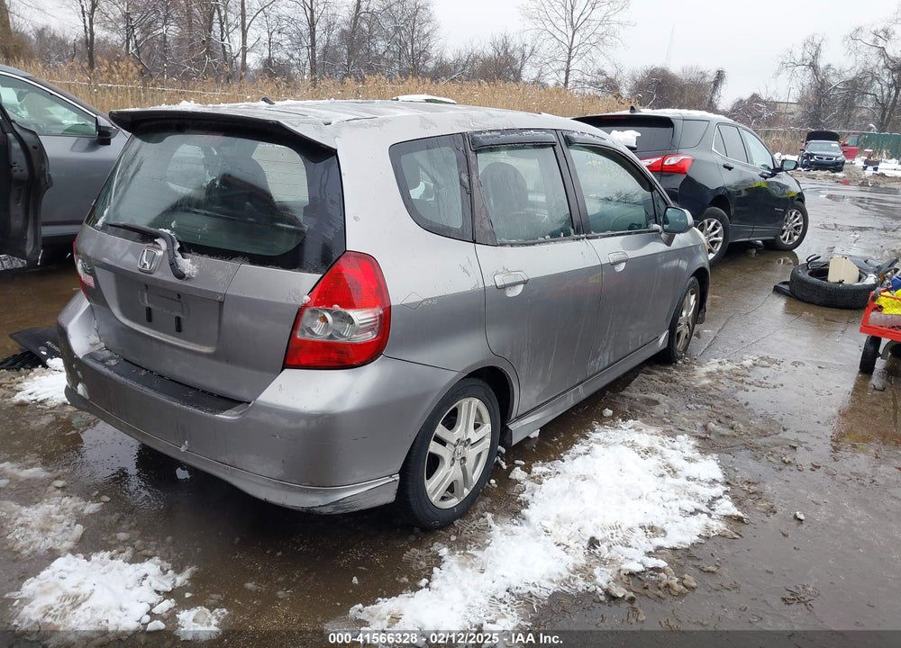 2007 HONDA FIT VIN: JHMGD38667S055384