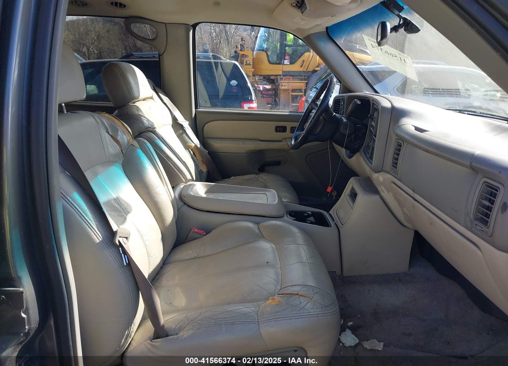 2001 CHEVROLET SUBURBAN 1500 LT VIN: 3GNFK16T81G128079