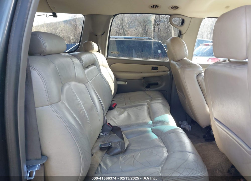 2001 CHEVROLET SUBURBAN 1500 LT VIN: 3GNFK16T81G128079