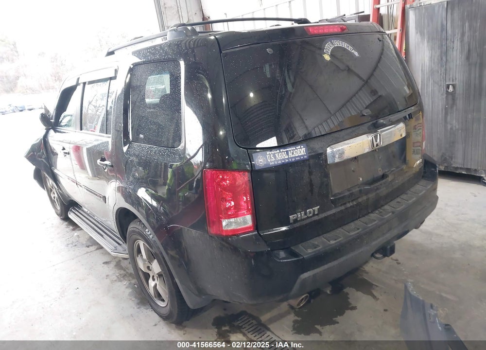 2011 HONDA PILOT VIN: 5FNYF4H5XBB050868