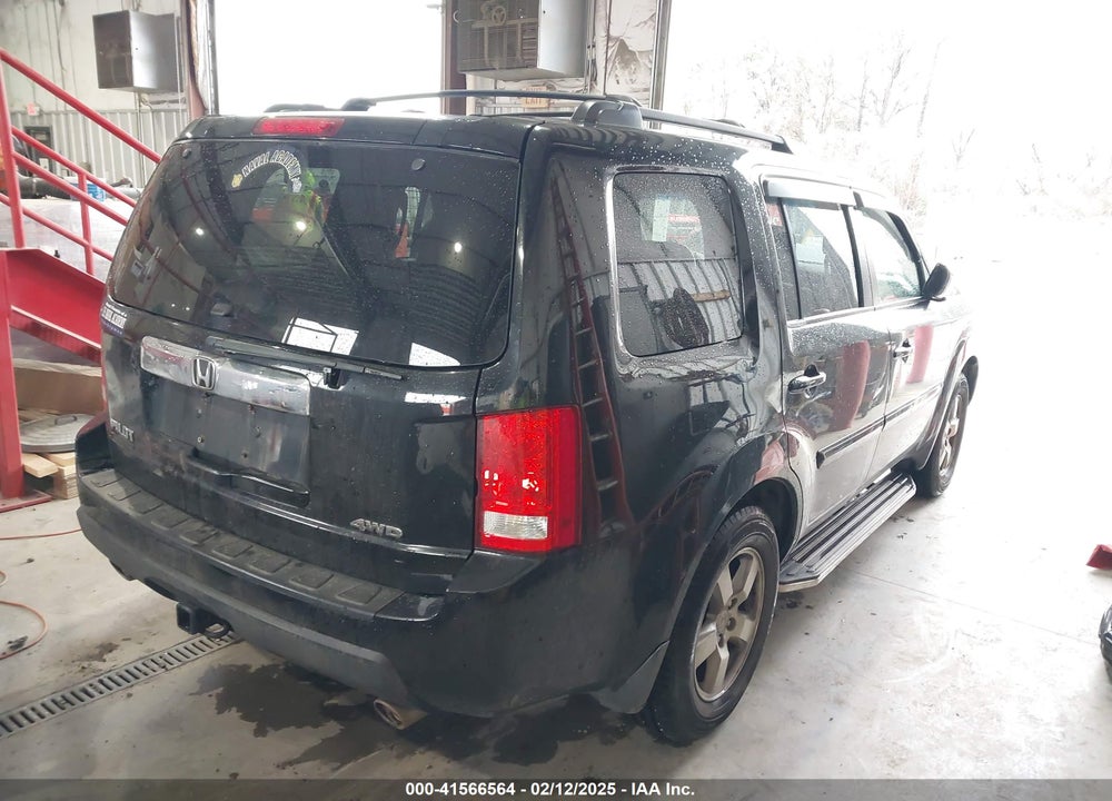 2011 HONDA PILOT VIN: 5FNYF4H5XBB050868