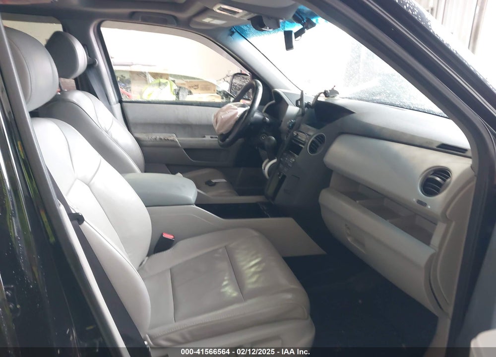 2011 HONDA PILOT VIN: 5FNYF4H5XBB050868