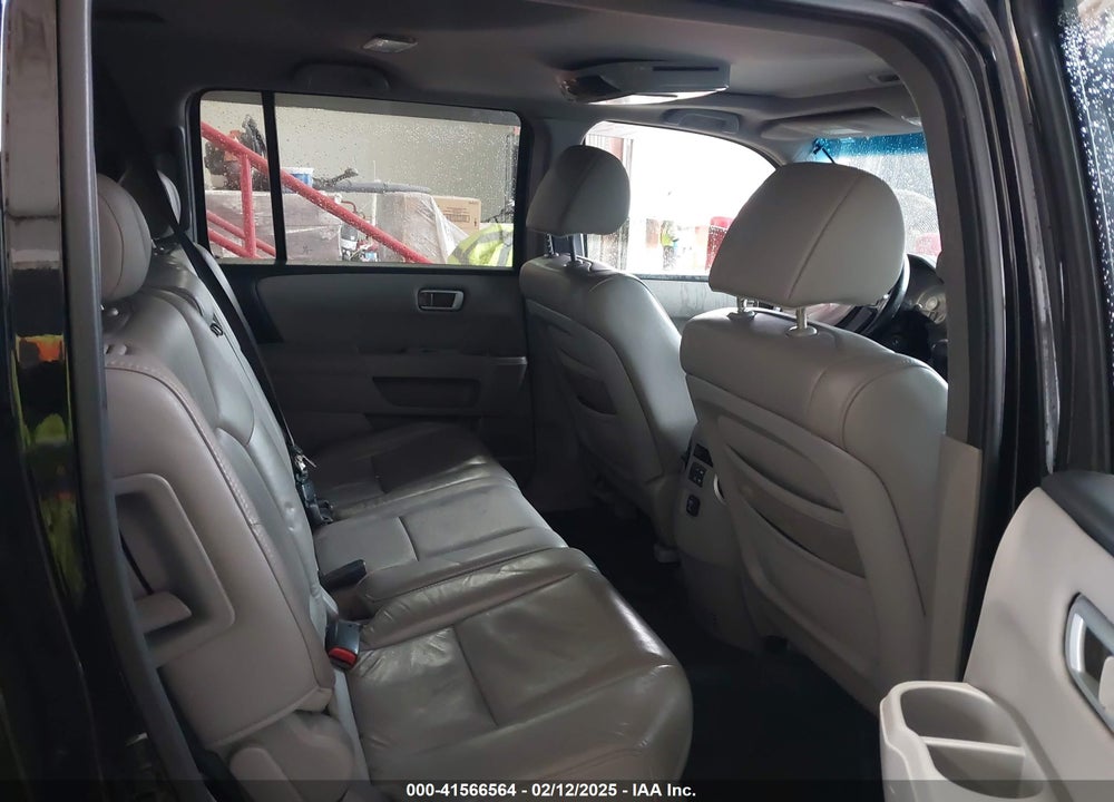 2011 HONDA PILOT VIN: 5FNYF4H5XBB050868