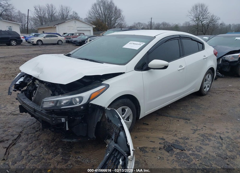 2017 KIA FORTE VIN: 3KPFK4A75HE061578