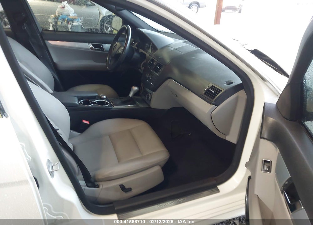 2008 MERCEDES-BENZ C 300 VIN: WDDGF54X58R029640