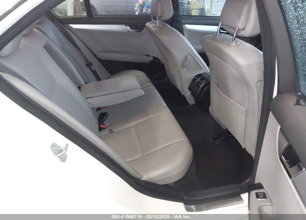 2008 MERCEDES-BENZ C 300 VIN: WDDGF54X58R029640