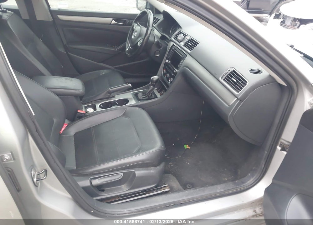 2014 VOLKSWAGEN PASSAT VIN: 1VWBP7A38EC008355