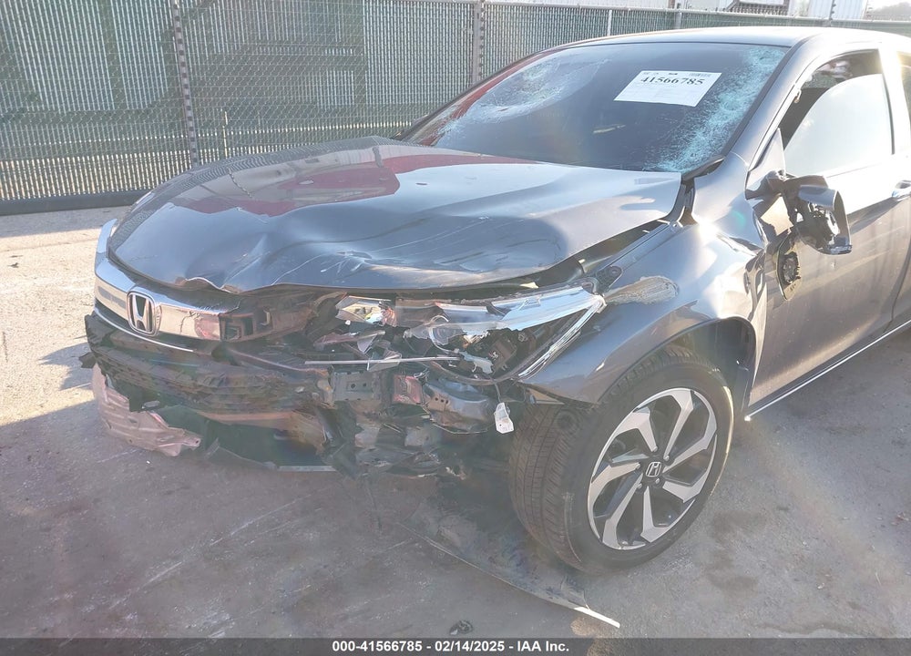 2016 HONDA ACCORD VIN: 1HGCR2F85GA033402