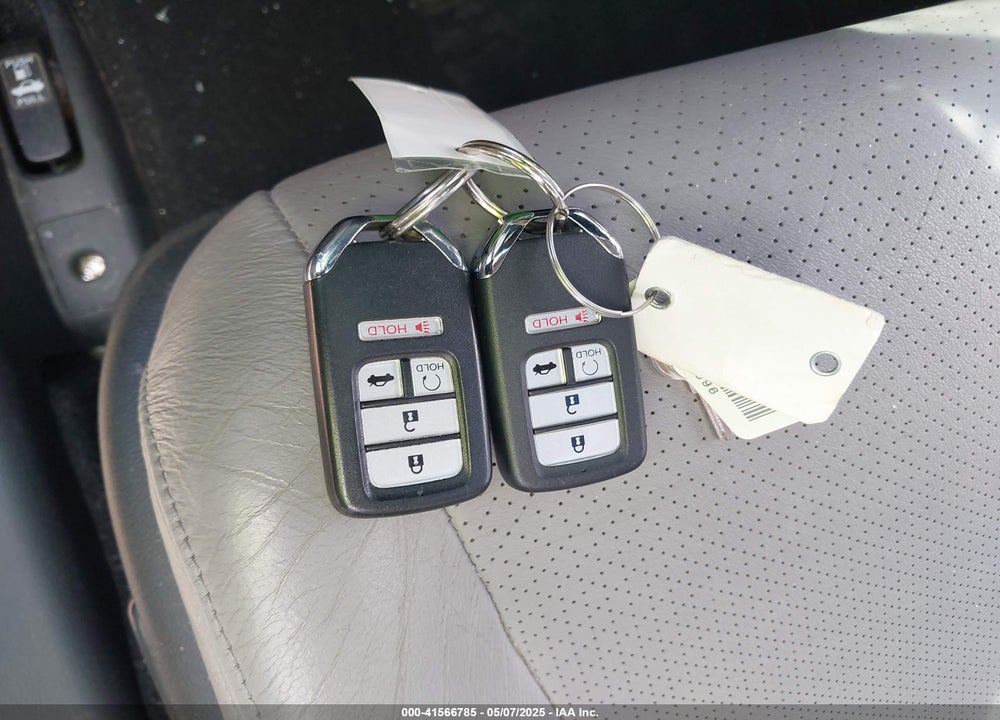 2016 HONDA ACCORD VIN: 1HGCR2F85GA033402