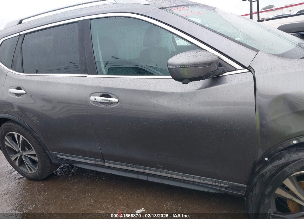 2017 NISSAN ROGUE VIN: 5N1AT2MT3HC767858