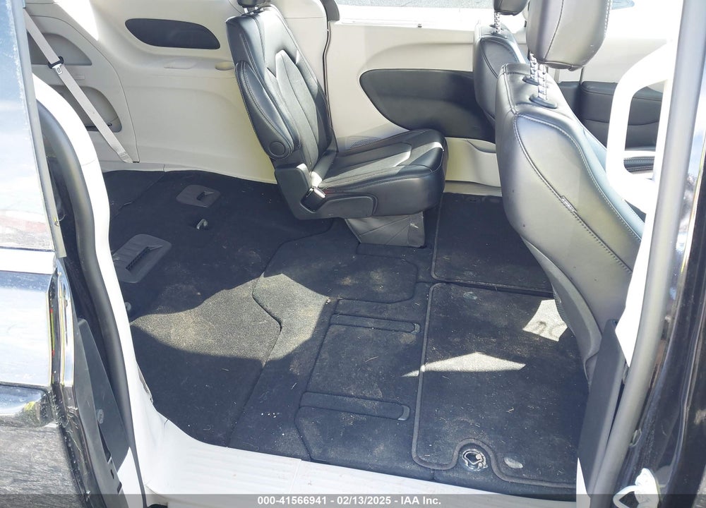 2024 CHRYSLER PACIFICA TOURING L VIN: 2C4RC1BG5RR151921