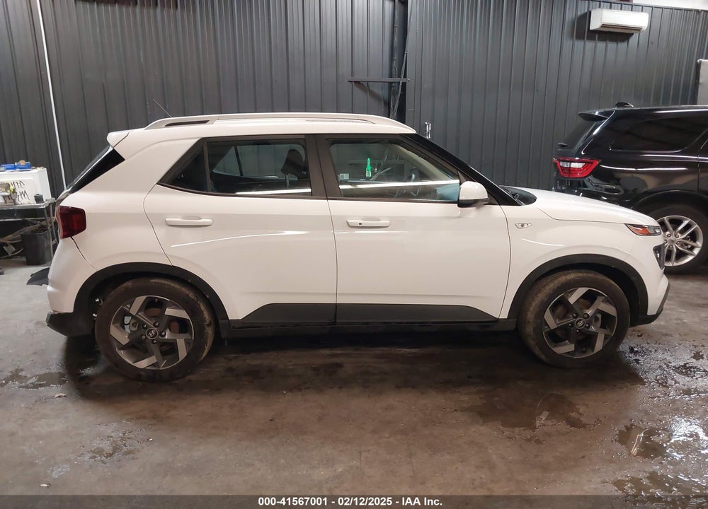 2024 HYUNDAI VENUE SEL VIN: KMHRC8A36RU330944