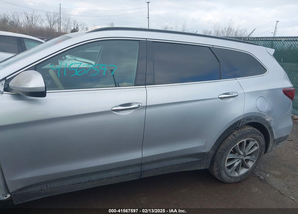 2017 HYUNDAI SANTA FE SE VIN: KM8SMDHF6HU176855