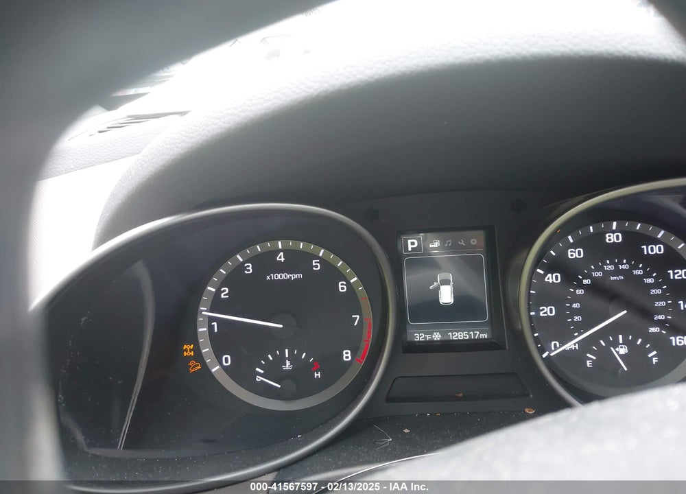 2017 HYUNDAI SANTA FE SE VIN: KM8SMDHF6HU176855