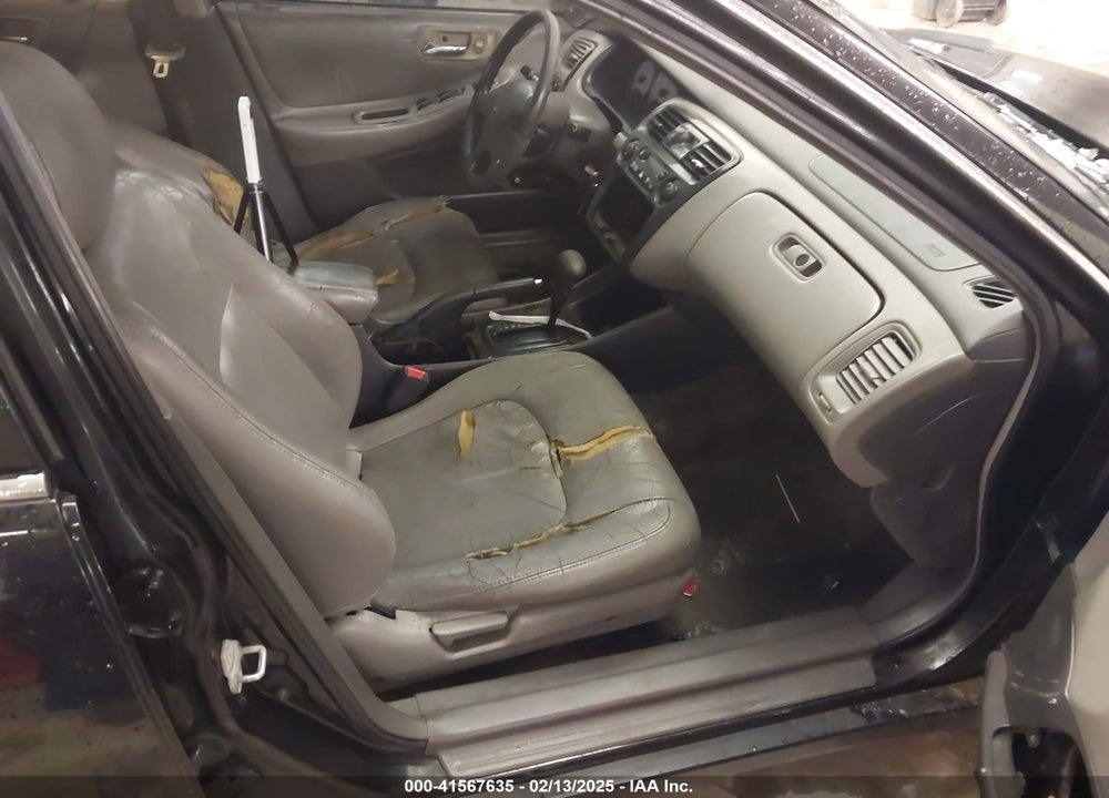 1998 HONDA ACCORD EX V6 VIN: 1HGCG1659WA047548