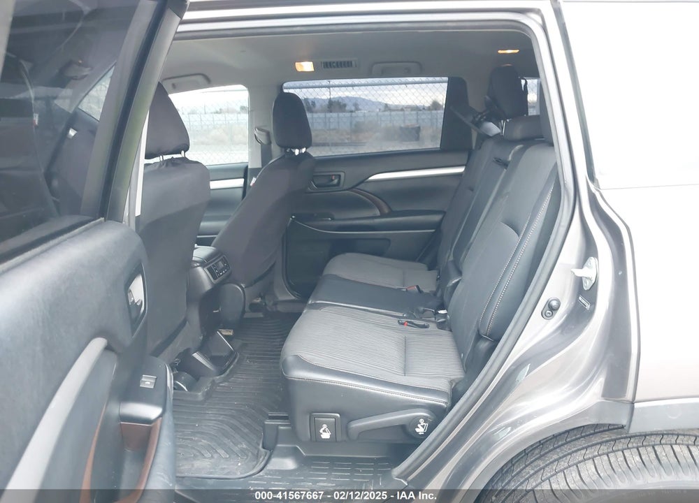 2014 TOYOTA HIGHLANDER LE PLUS V6 VIN: 5TDZKRFH7ES026540