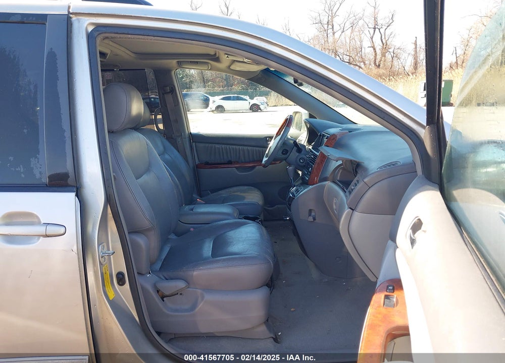 2004 TOYOTA SIENNA VIN: 5TDZA22C44S124279