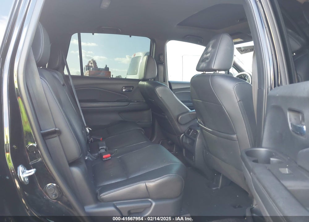 2021 HONDA PASSPORT VIN: 5FNYF8H51MB024623