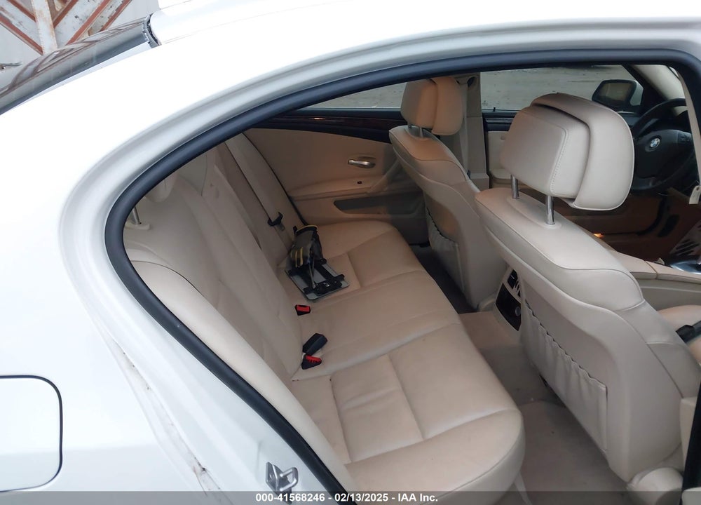 2010 BMW 528 VIN: WBANV1C52AC444725