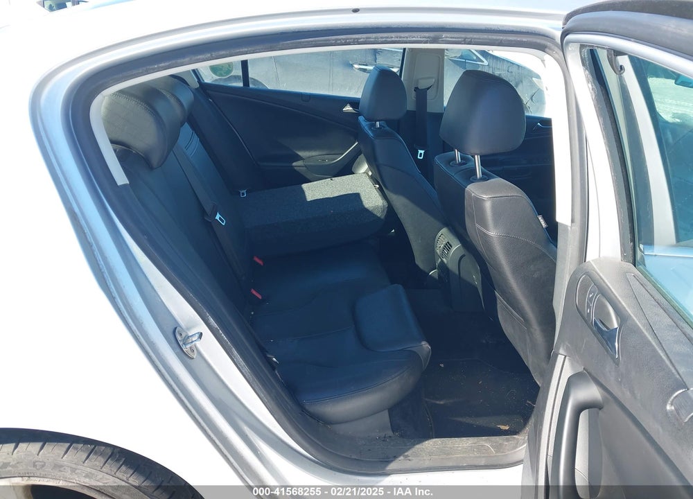 2008 VOLKSWAGEN PASSAT KOMFORT VIN: WVWAK93C78E077956