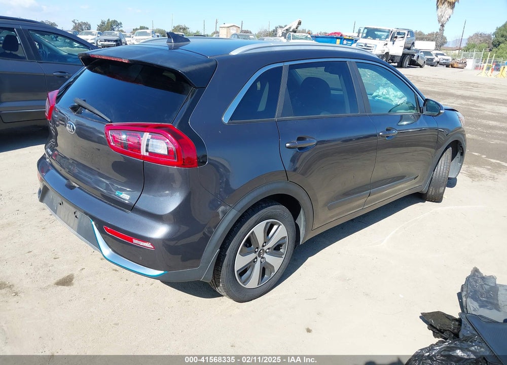 2018 KIA NIRO PLUG-IN HYBRID EX PREMIUM VIN: KNDCC3LD3J5144117