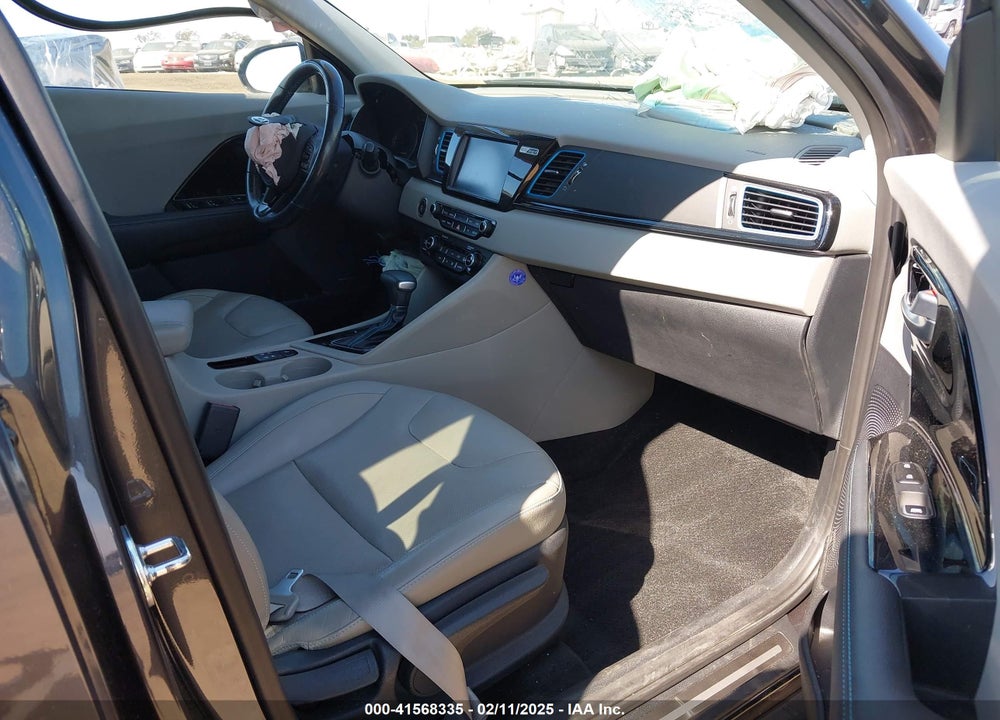 2018 KIA NIRO PLUG-IN HYBRID EX PREMIUM VIN: KNDCC3LD3J5144117