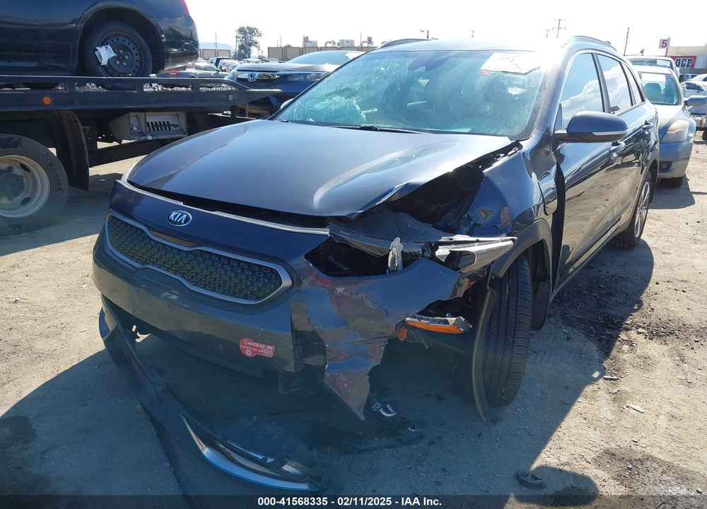 2018 KIA NIRO PLUG-IN HYBRID EX PREMIUM VIN: KNDCC3LD3J5144117
