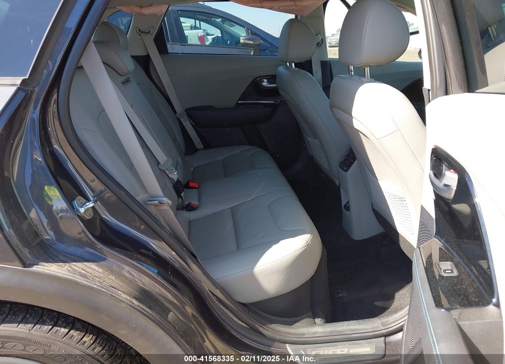 2018 KIA NIRO PLUG-IN HYBRID EX PREMIUM VIN: KNDCC3LD3J5144117