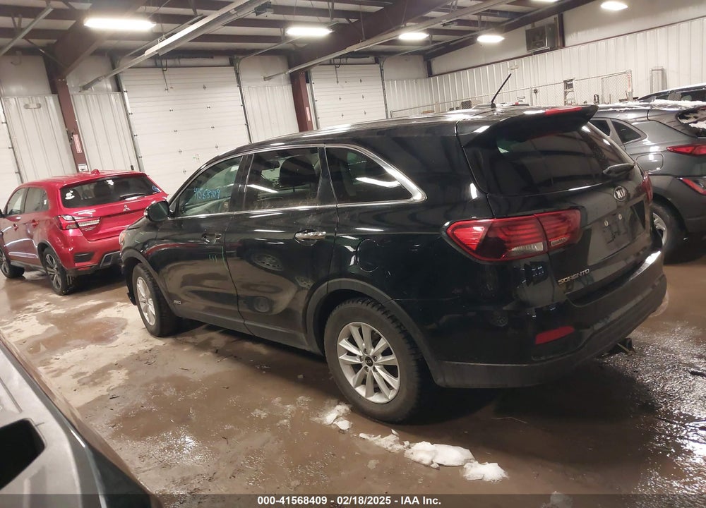 2019 KIA SORENTO 3.3L LX VIN: 5XYPGDA58KG441545