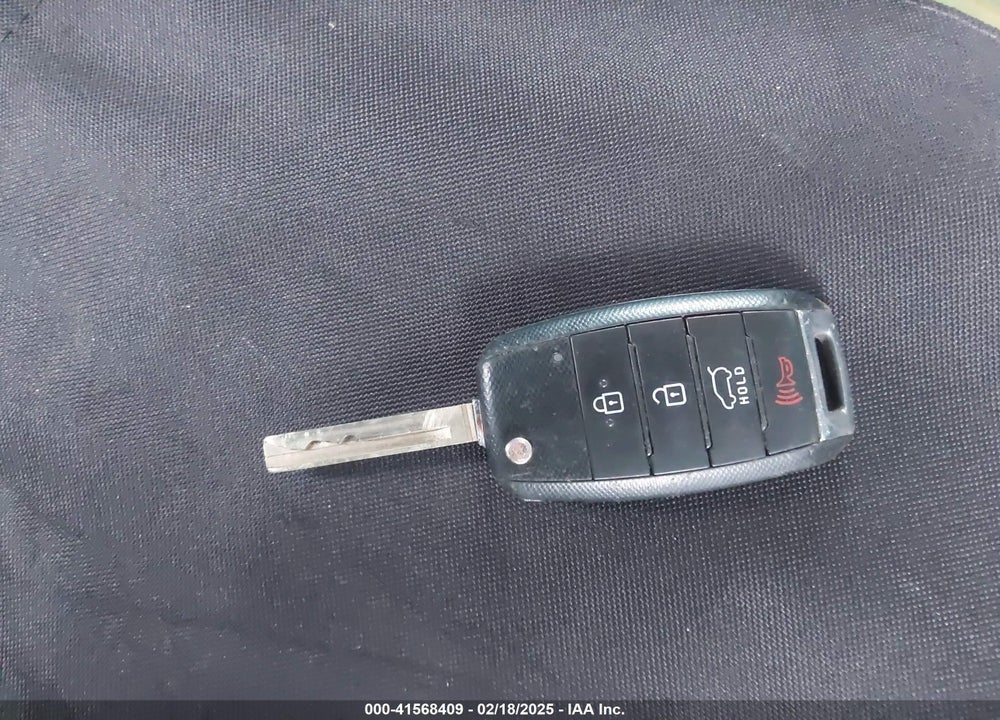 2019 KIA SORENTO 3.3L LX VIN: 5XYPGDA58KG441545
