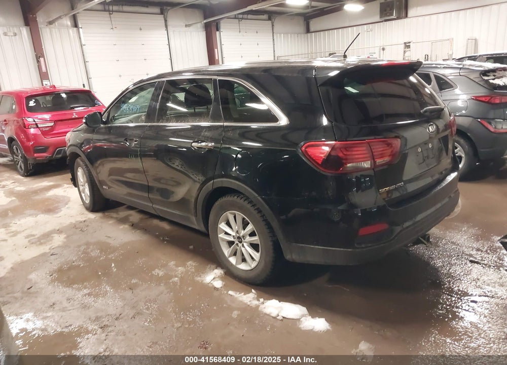 2019 KIA SORENTO 3.3L LX VIN: 5XYPGDA58KG441545
